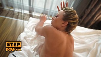 诱人的金发女郎sha...