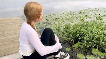 一个18岁的可爱处女...