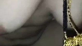 亚洲少女在pov中骑...
