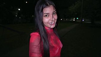 饥渴女友骑在不耐烦的...