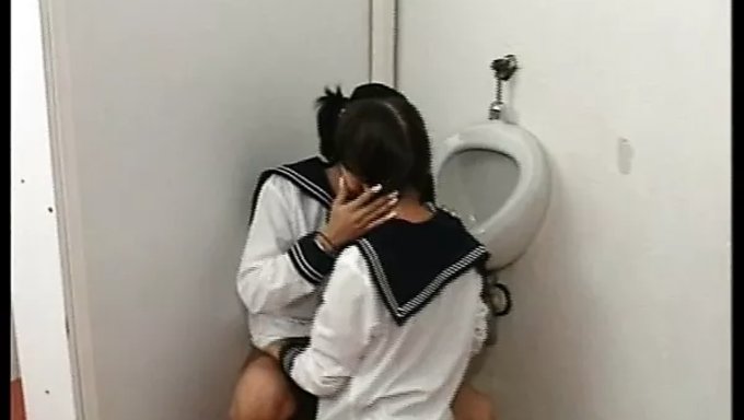 少女(18+)互相舔和指交