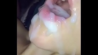 我的继表妹嘴里含着精液