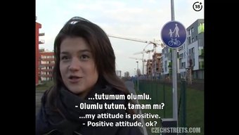 捷克街头公共口交