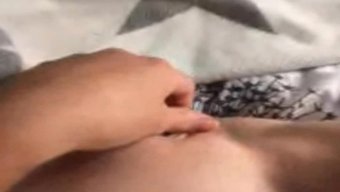 苗条的欧洲女孩猛烈快...