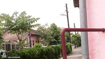 多毛的熟女被猛烈地操