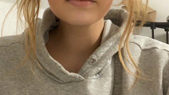 欧洲少女享受独自自慰