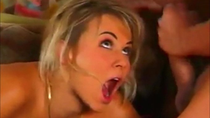 Briana Banks与11个铁杆伴侣进行了令人难以置信的群交