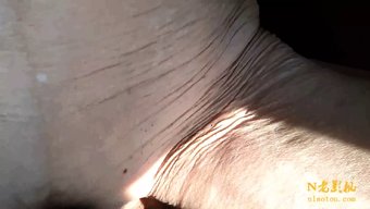 亚洲熟女享受热辣的会话