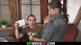 18+欧洲少女在这个...