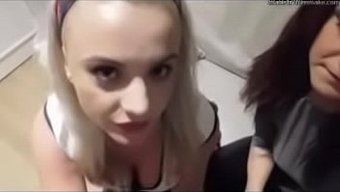 红发妻子和女同性恋夫...