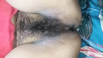 少女(18+)让她的...
