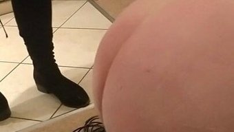 Bdsm视频中的惩罚和屈服