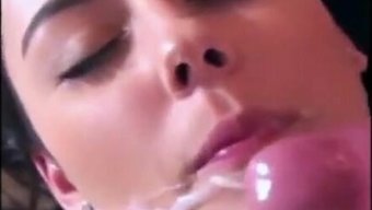 和一个性感的业余女孩...