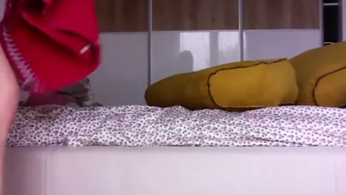 Bella Alice的热辣独奏表演,摄像头上有震动棒