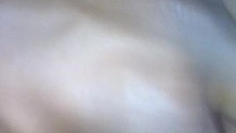 一个阳具丰满的黑人女人