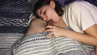 18岁的继女给了一个...