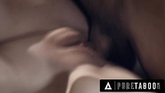 继子和继母进行深喉三人行