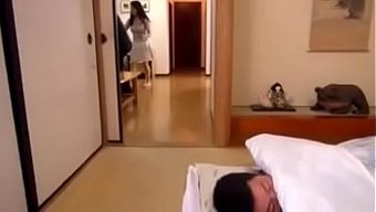 丰满的律师在热门视频...