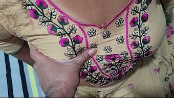 熟男嫩女轮流租房谈骚