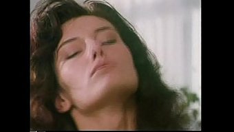 与真正的色情明星进行...