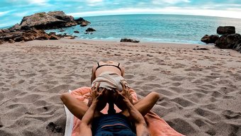 性欲旺盛的女友在海滩...