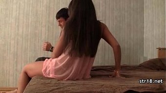 硬核少女的鸡巴被撑到极限