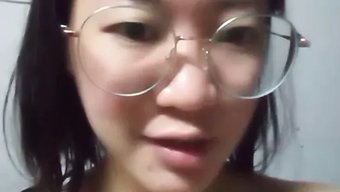 与美丽的泰国少女的感...