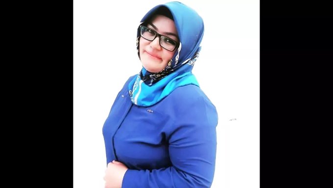 肥胖的土耳其美女,拥有天然的大奶子和圆润的屁股