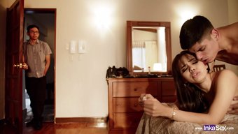 18岁的妹妹给哥哥打手枪