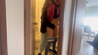 和友好的女同性恋阿姨...