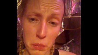 妻子在色情视频中的愉悦体验
