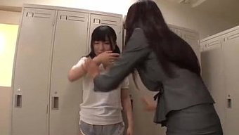 18+女同性恋:在教...
