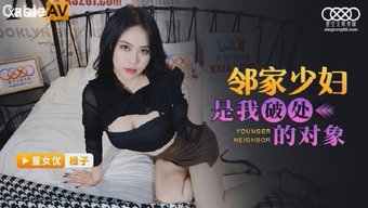 大胸部继妹和小弟的情色视频