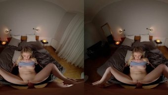 剃光的阴部宝贝在vr...