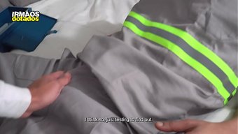 电工用他那根大屌狠狠...