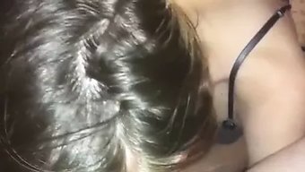 女友的长发非常适合深喉