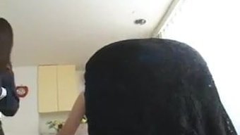 少女(18+)被继母打屁股