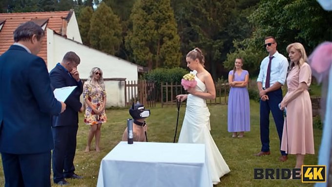 火辣新娘与天然大奶的变态婚礼,4k超清画质让你大饱眼福。