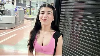 有个粉丝在商场认出我...