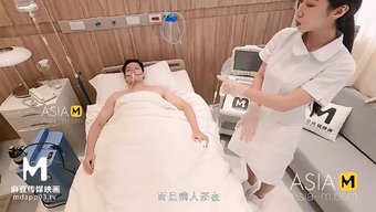 18岁的亚洲业余大奶...