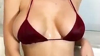 年轻貌美的lana ...