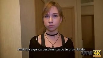 俄罗斯少女用嘴巴和剃...
