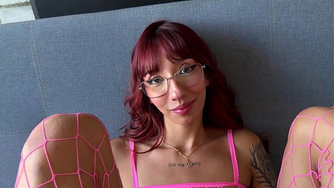 第一次肛交体验,哥伦比亚极品女优evangeline娇小美人,颜值爆表,颜值爆表。