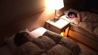 日本朋友沉迷于三人行