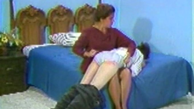 熟女切尔西羞辱学生的男女性爱
