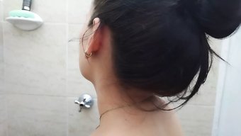 诱人的继妹被她紧绷的...