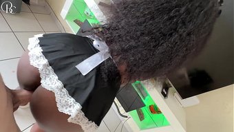 大奶黑妞被白人老板狠...