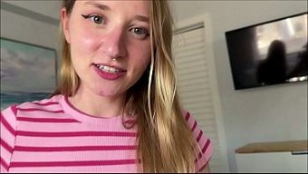 小伙子把继女abbi...