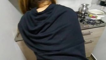 姐夫的挑逗性装扮导致...