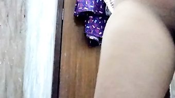 少女(18+)被一个...